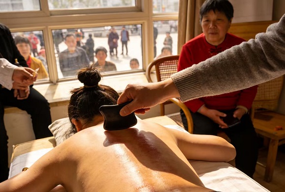 惊蛰口舌生疮——泰和砭法疏泄火气护口腔